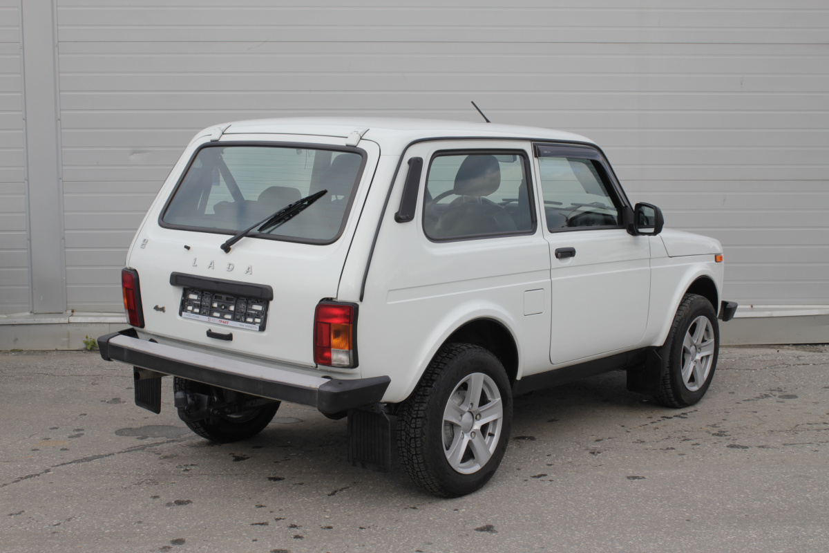 LADA (ВАЗ) Niva Legend 1.7 MT (83 л.с.) 4WD