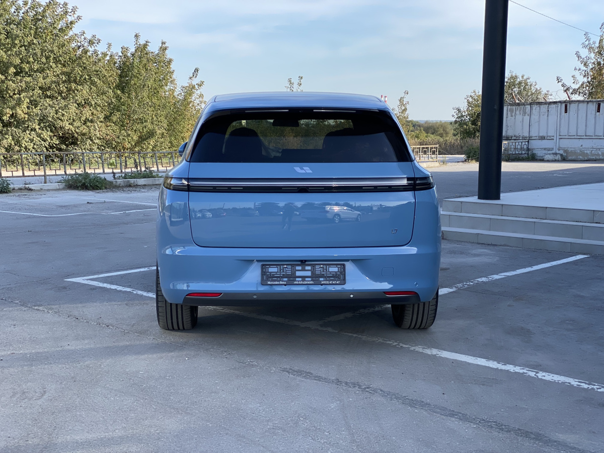 LIXIANG L7 42.8 kWh 1.5hyb AT (449 л.с.) 4WD
