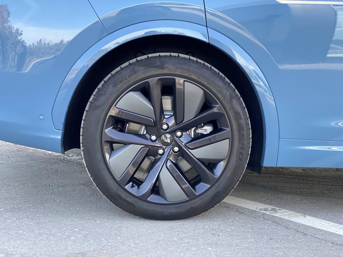 LIXIANG L7 52.3 kWh 1.5hyb AT (449 л.с.) 4WD