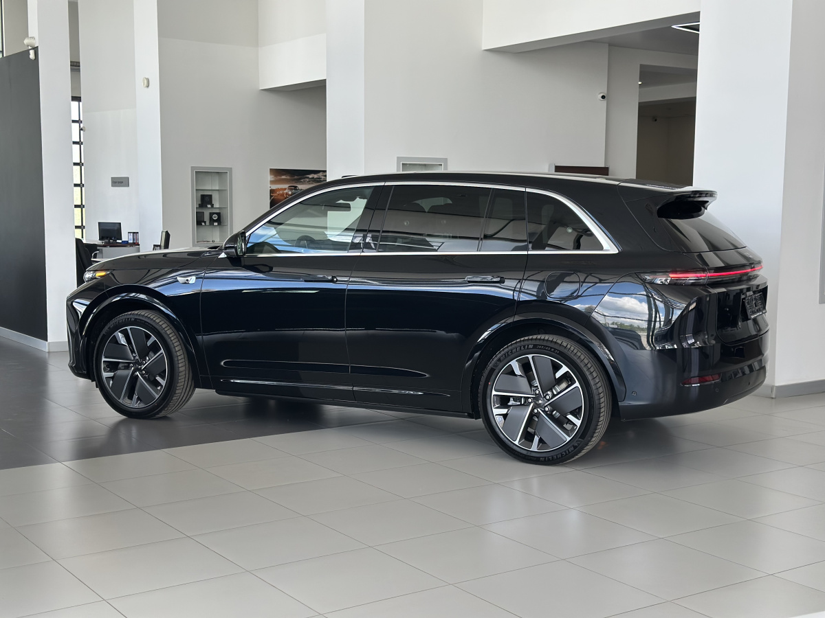 LIXIANG L7 52.3 kWh 1.5hyb AT (449 л.с.) 4WD