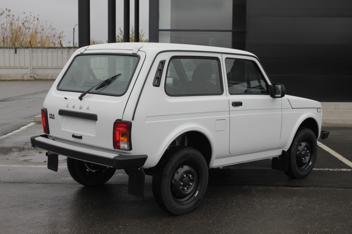 LADA NIVA LEGEND 1.7 MT (83 л.с.) 4WD