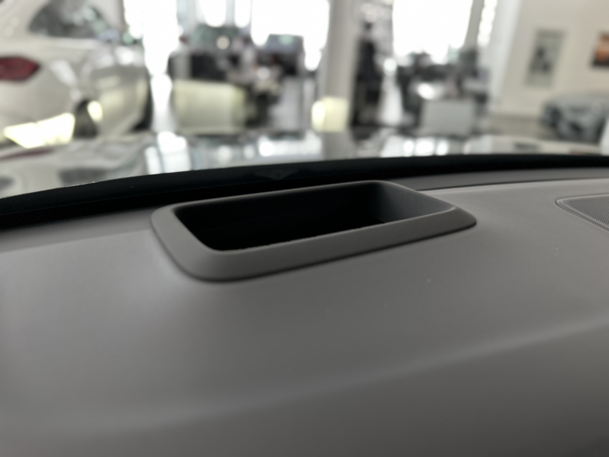 LIXIANG L6 1.5hyb AT (408 л.с.) 4WD