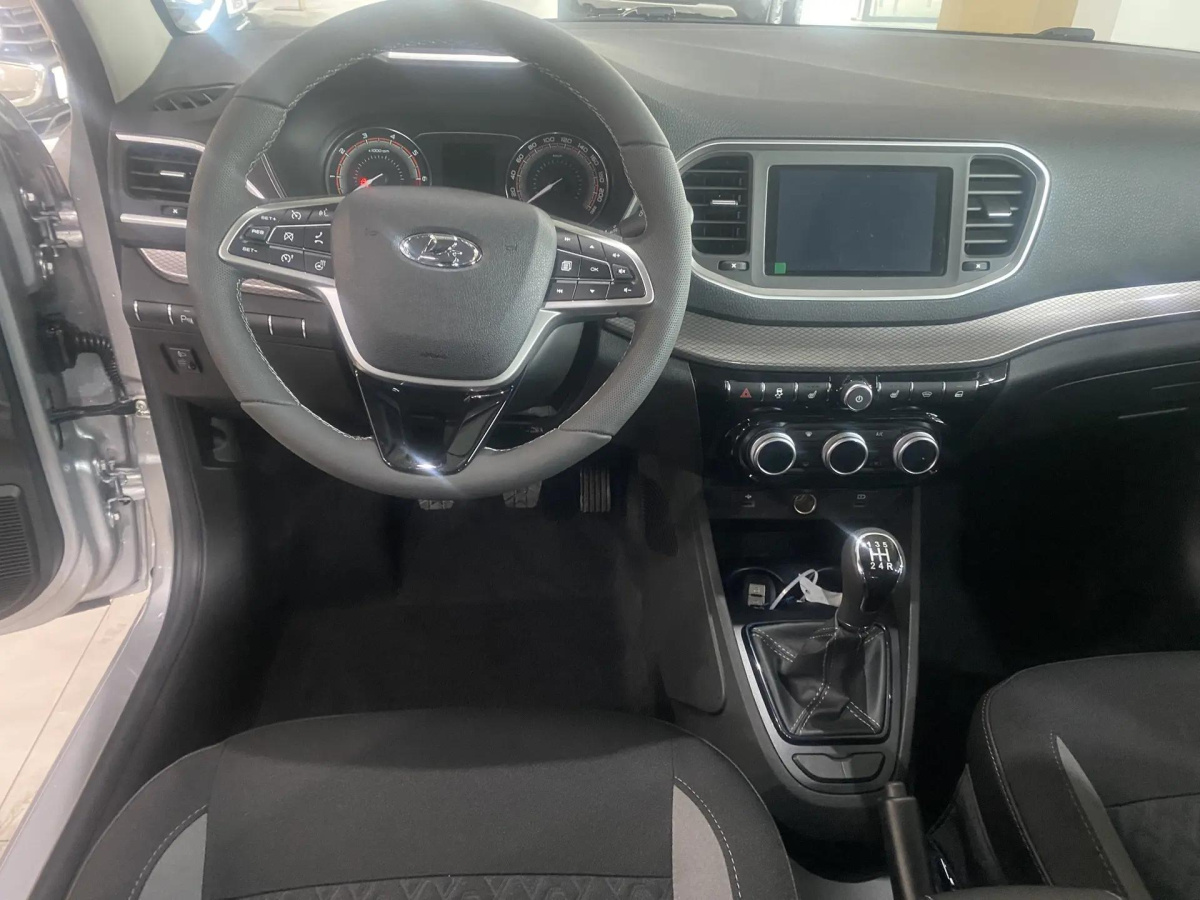 LADA VESTA SW 1.6 МТ (106 л.с.)