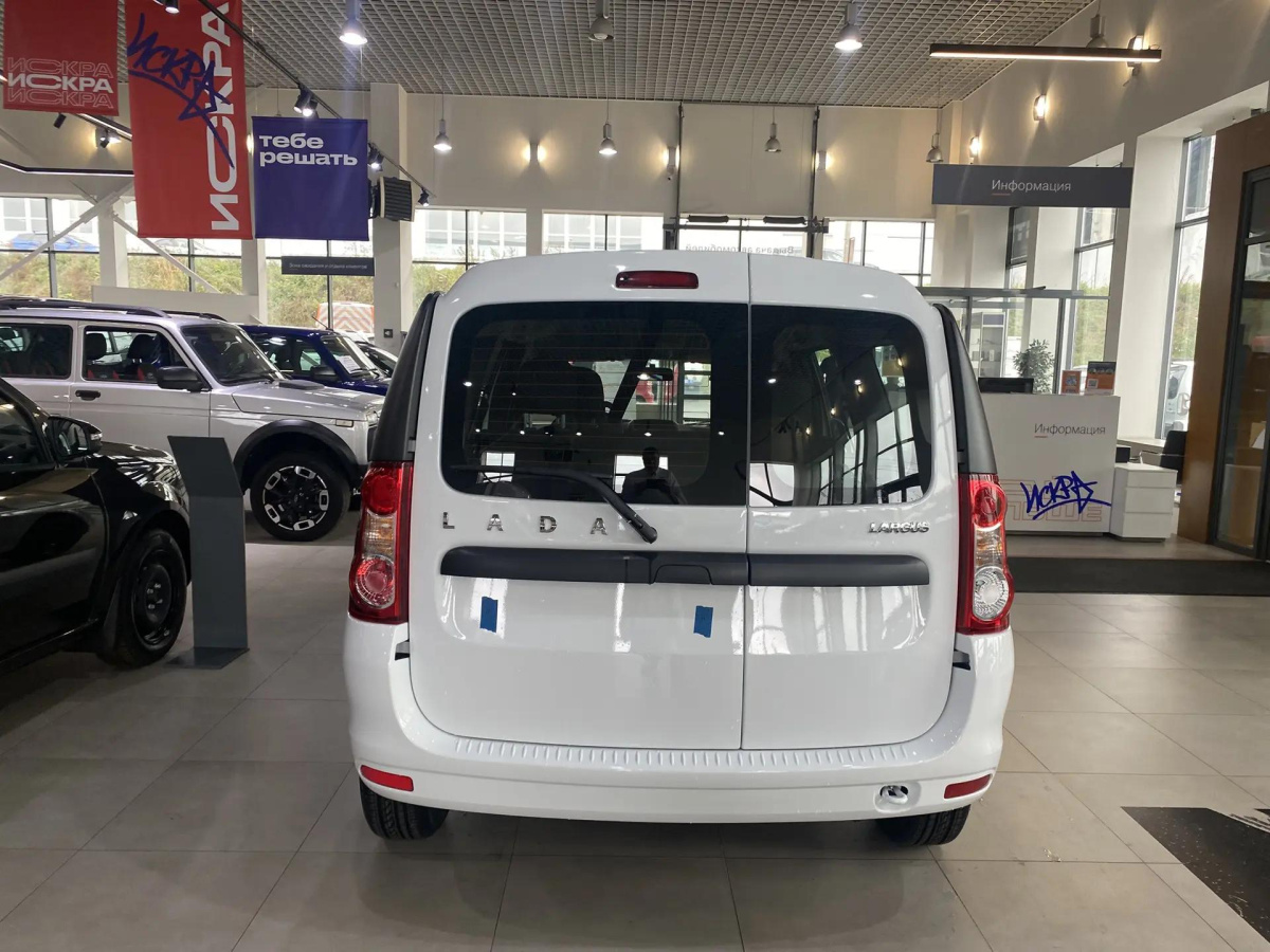 LADA LARGUS 1.6 MT (90 л.с.)