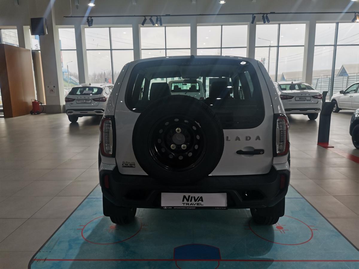 LADA NIVA TRAVEL 1.7 MT (83 л.с.) 4WD