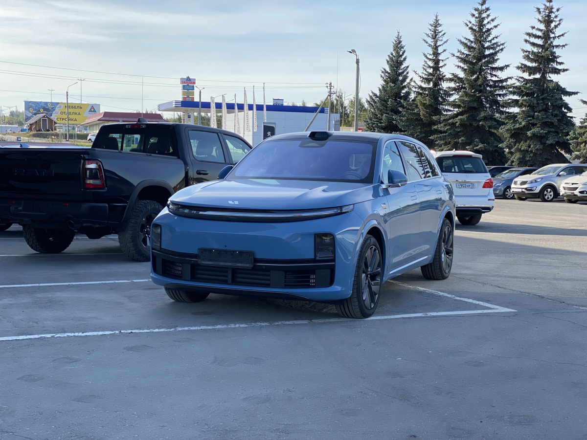 LIXIANG L7 42.8 kWh 1.5hyb AT (449 л.с.) 4WD