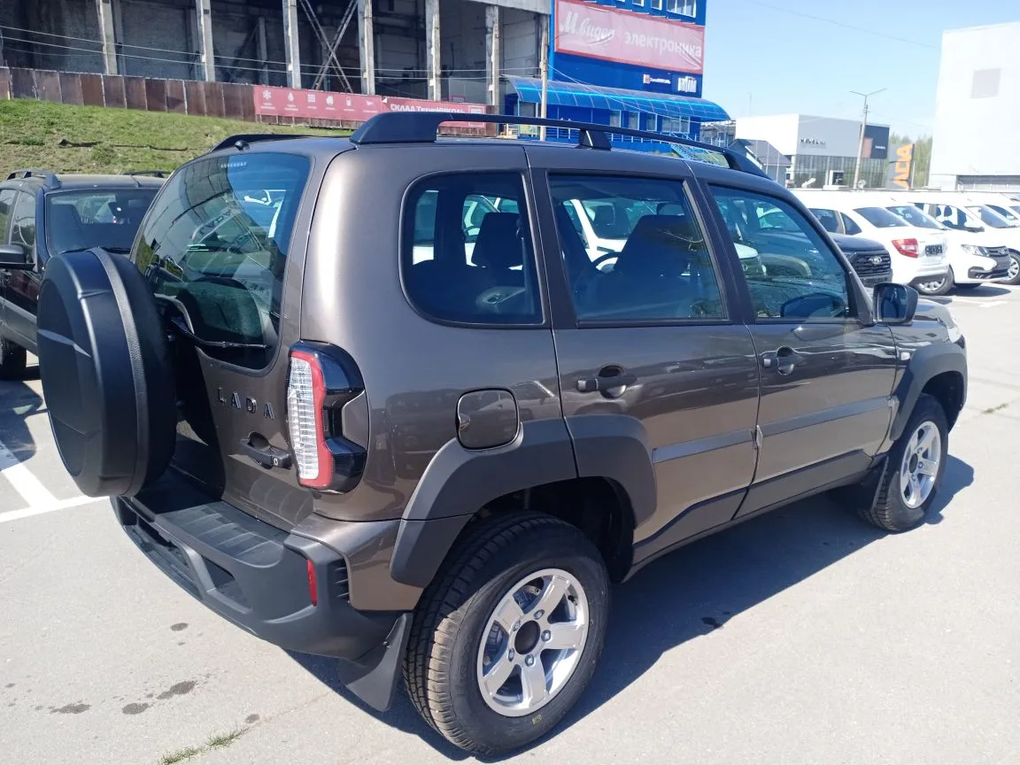 LADA NIVA TRAVEL 1.8 MT (90 л.с.) 4WD