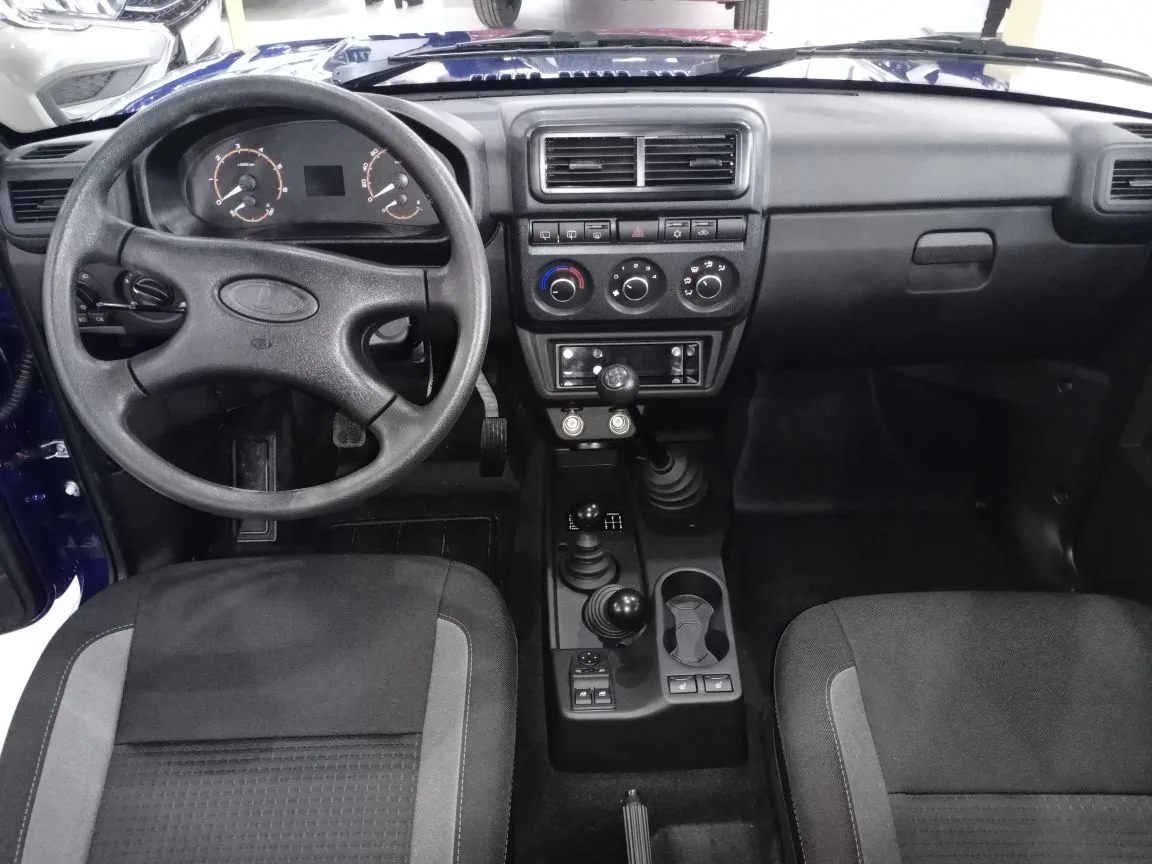 LADA NIVA LEGEND 1.7 MT (83 л.с.) 4WD