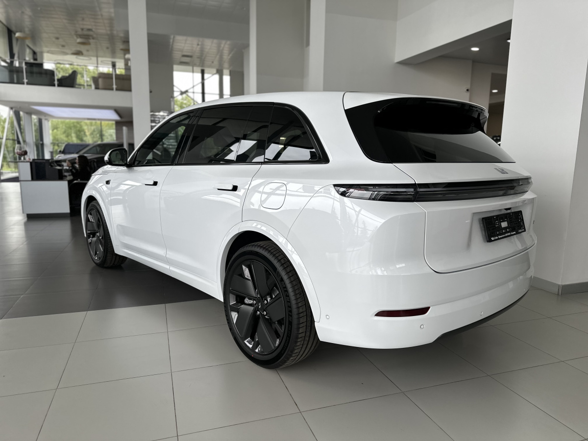 LIXIANG L7 52.3 kWh 1.5hyb AT (449 л.с.) 4WD