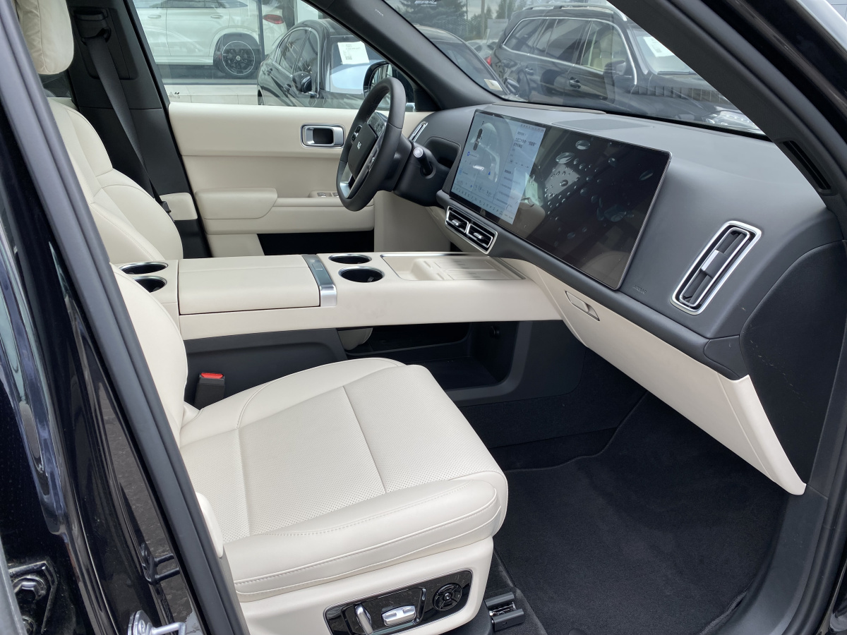 LIXIANG L9 52.3 kWh 1.5hyb AT (449 л.с.) 4WD