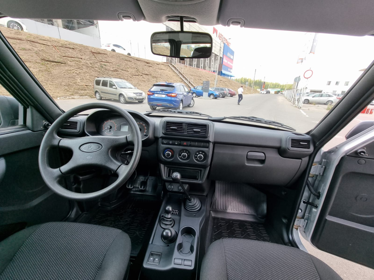 LADA NIVA LEGEND 1.7 MT (83 л.с.) 4WD