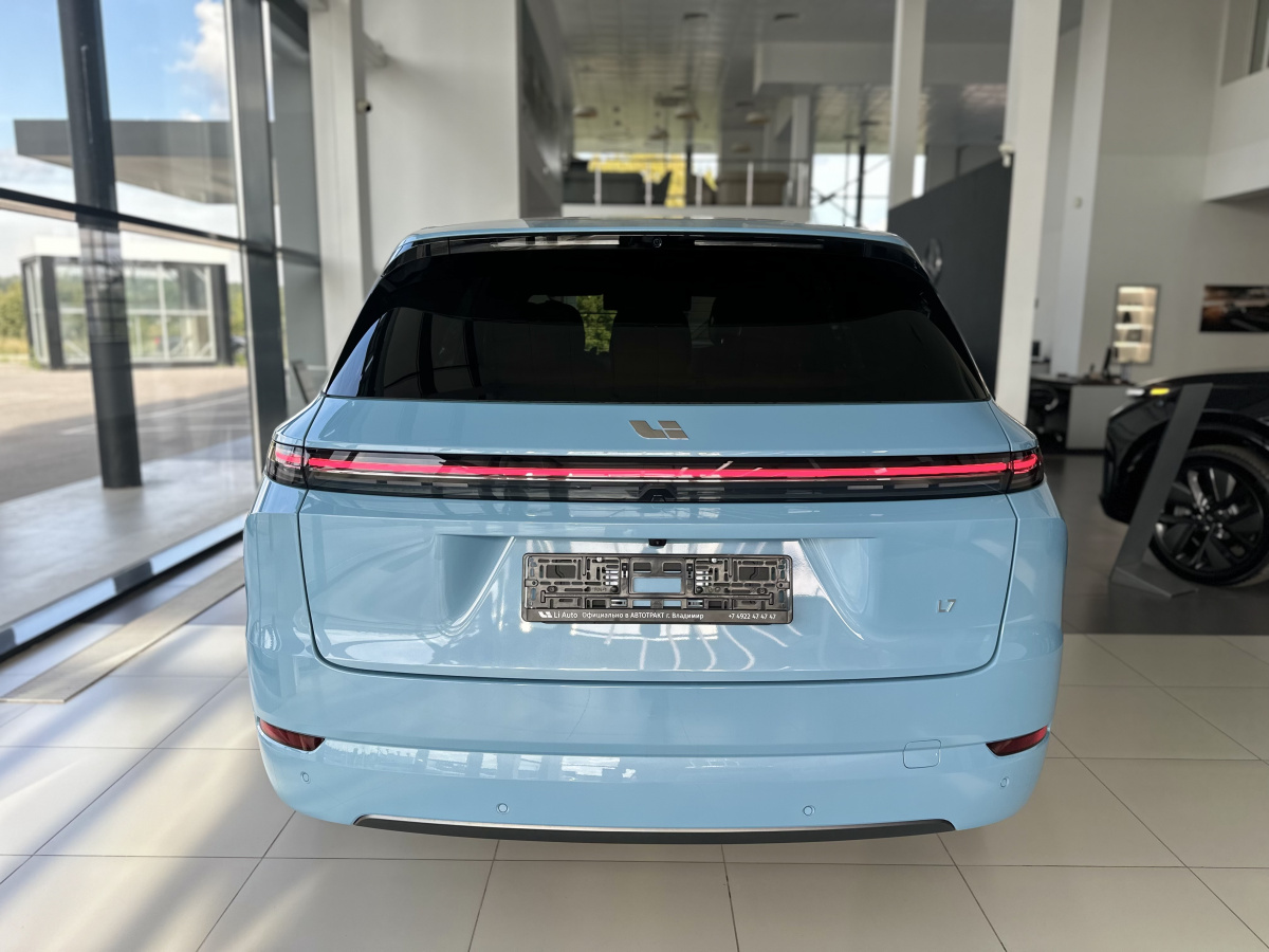 LIXIANG L7 52.3 kWh 1.5hyb AT (449 л.с.) 4WD