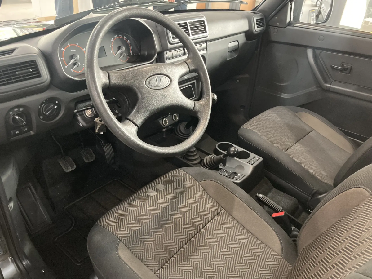LADA NIVA LEGEND 1.7 MT (83 л.с.) 4WD