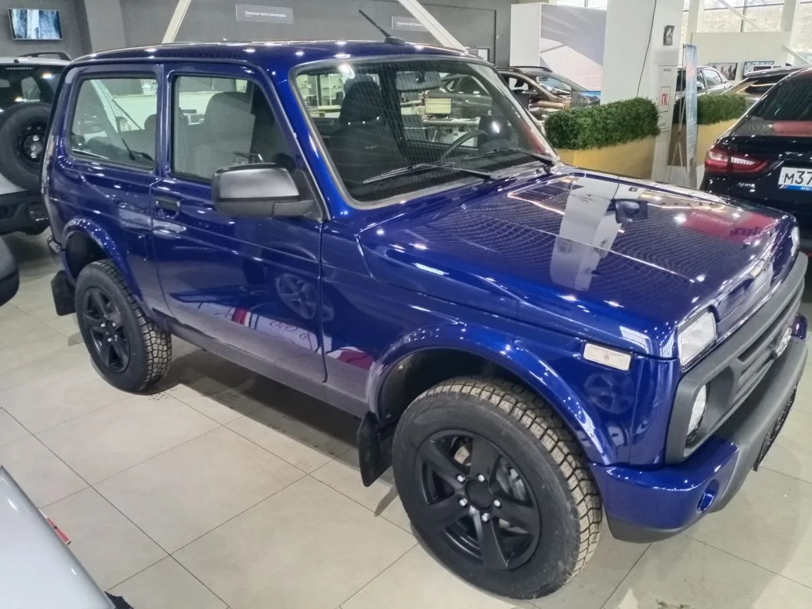 LADA NIVA LEGEND 1.7 MT (83 л.с.) 4WD