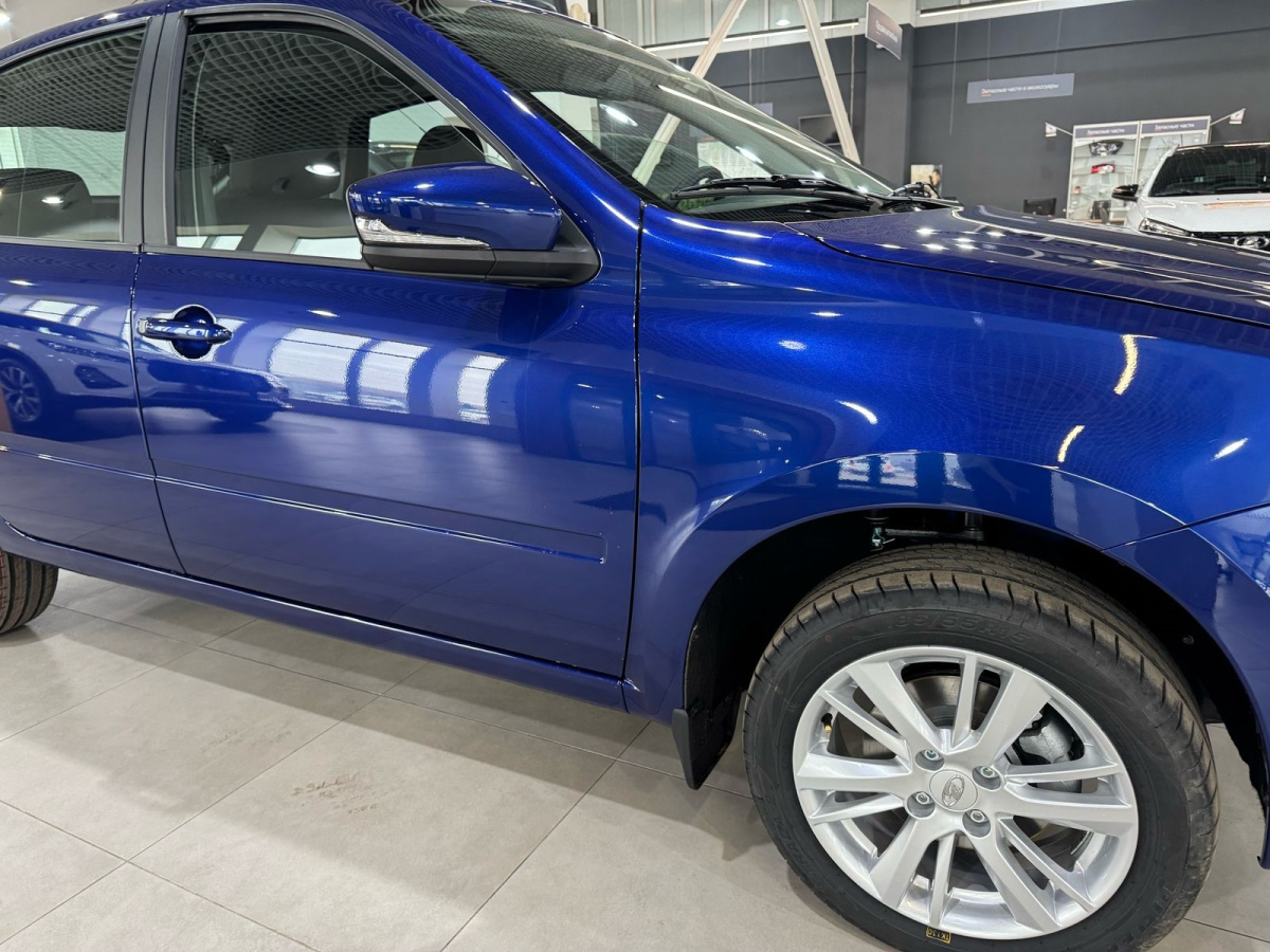 LADA GRANTA 1.6 MT (90 л.с.)