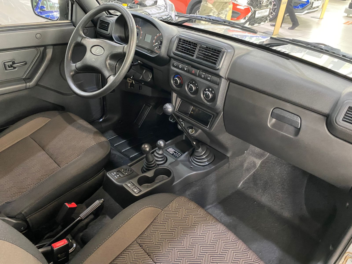 LADA NIVA LEGEND 1,8 (90 л.с) 4WD