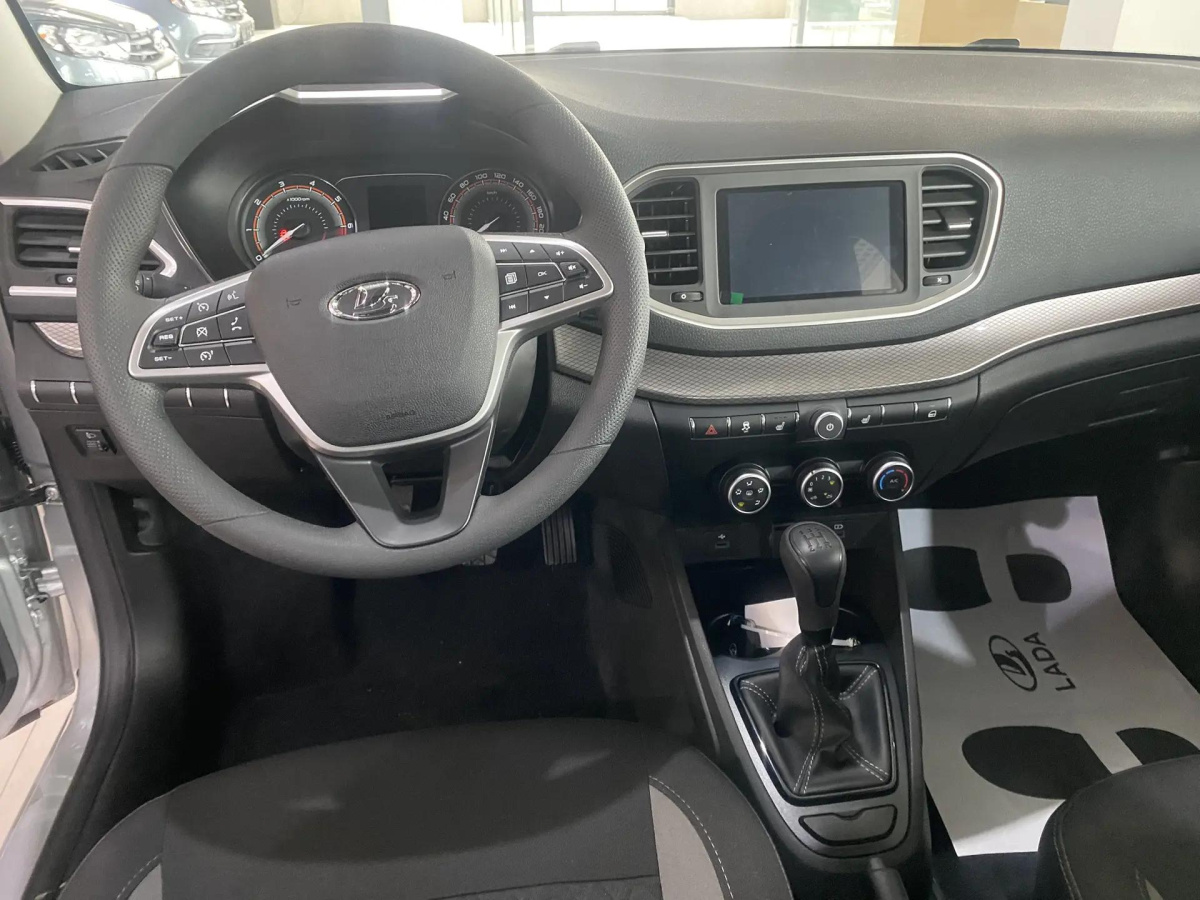 LADA VESTA 1.6 МТ (106 л.с.)