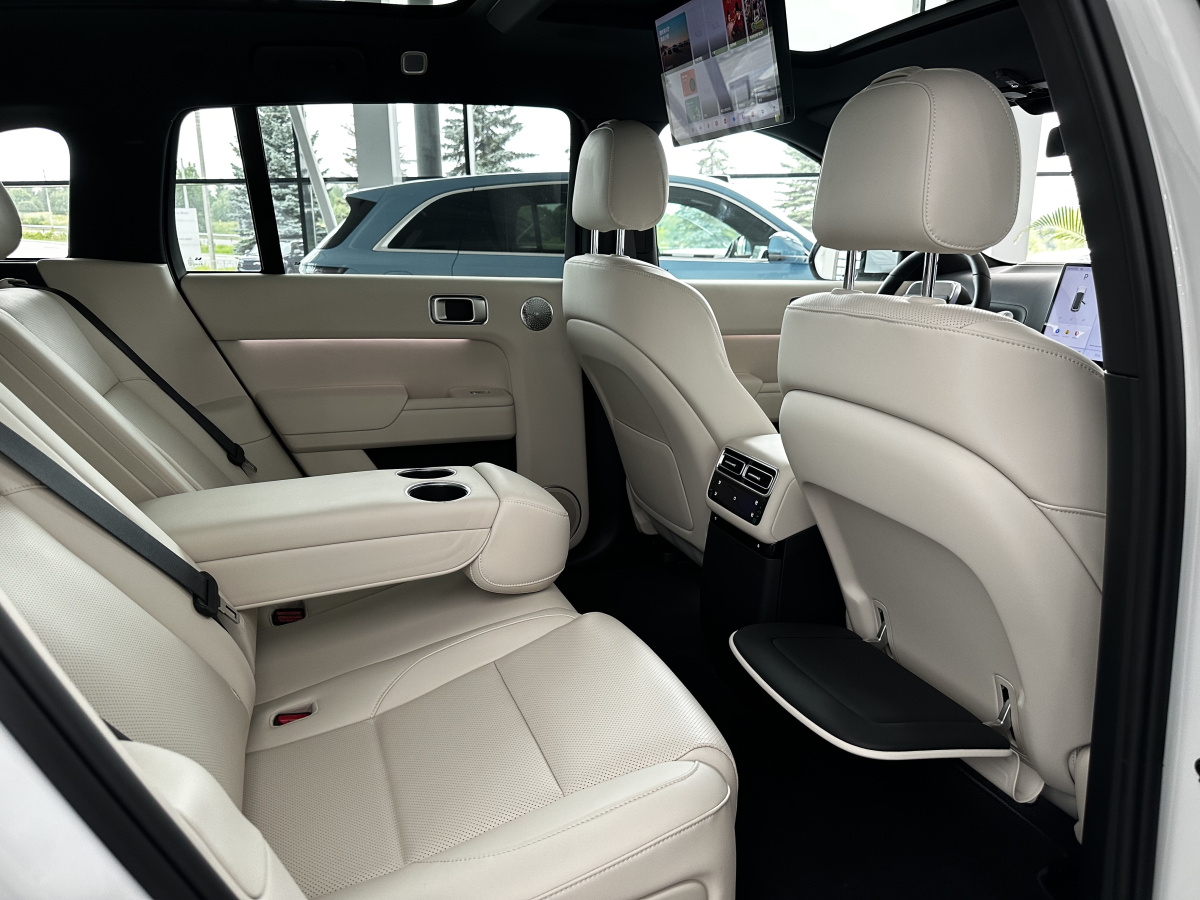 LIXIANG L7 52.3 kWh 1.5hyb AT (449 л.с.) 4WD
