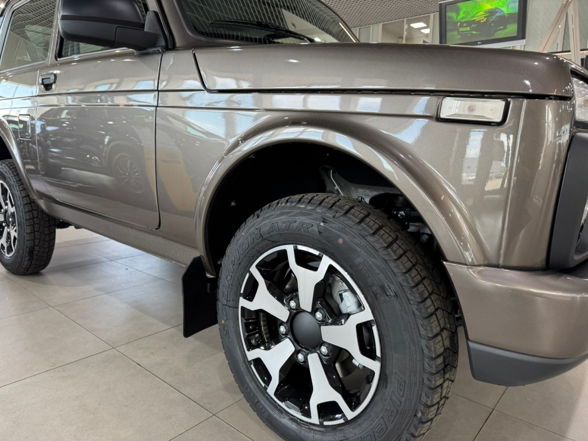 LADA NIVA LEGEND 1.7 MT (83 л.с.) 4WD