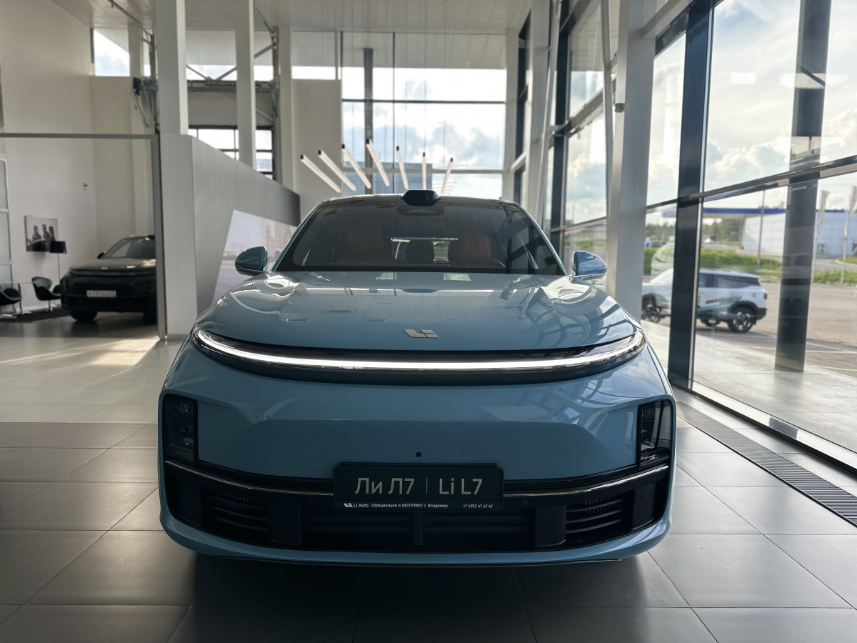 LIXIANG L7 52.3 kWh 1.5hyb AT (449 л.с.) 4WD
