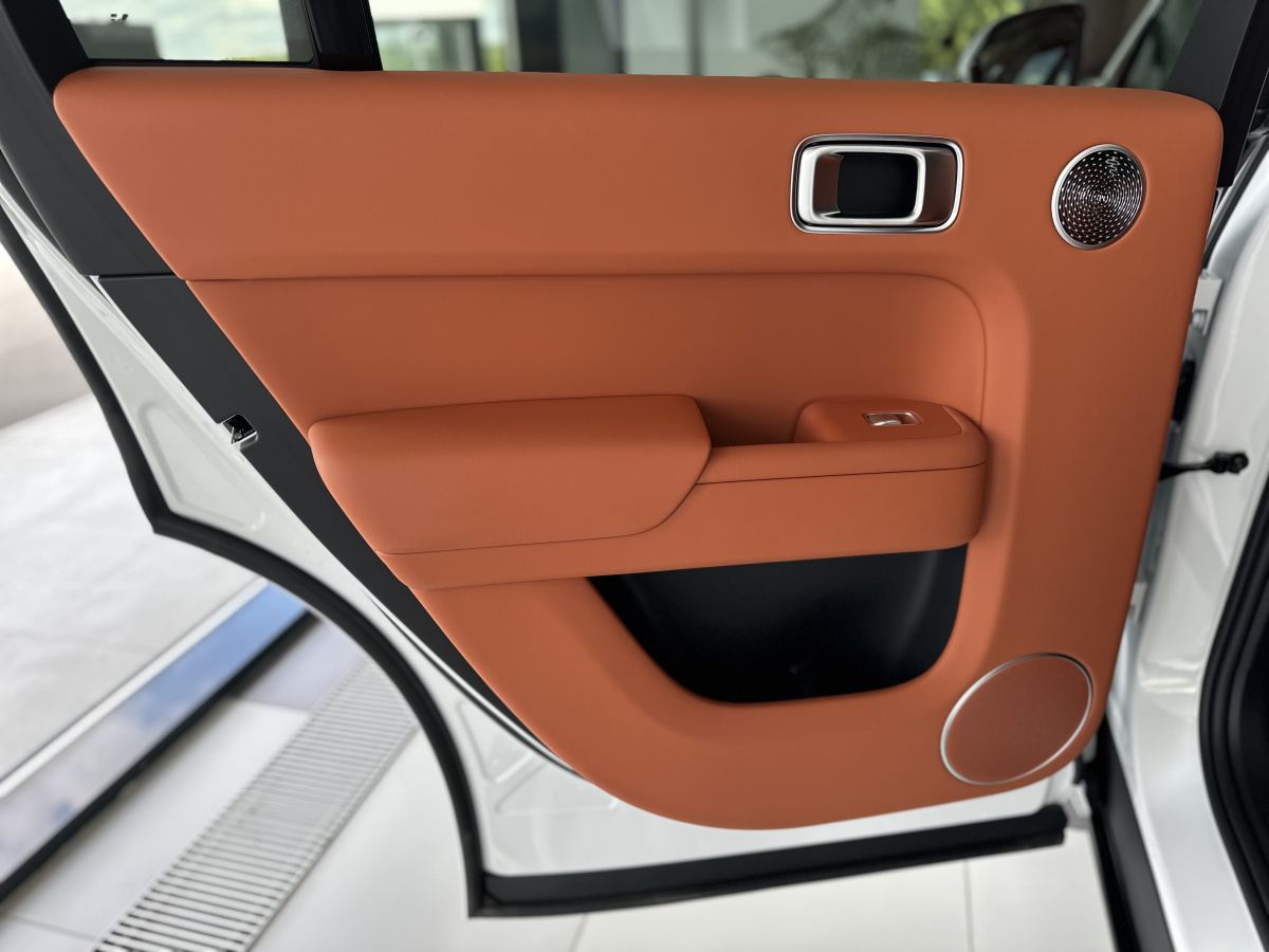 LIXIANG L7 52.3 kWh 1.5hyb AT (449 л.с.) 4WD