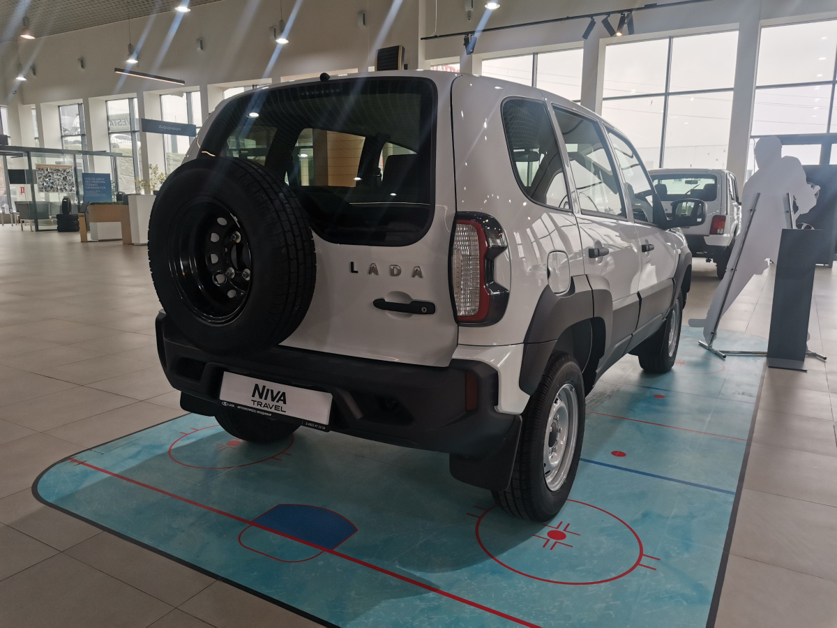 LADA NIVA TRAVEL 1.7 MT (83 л.с.) 4WD