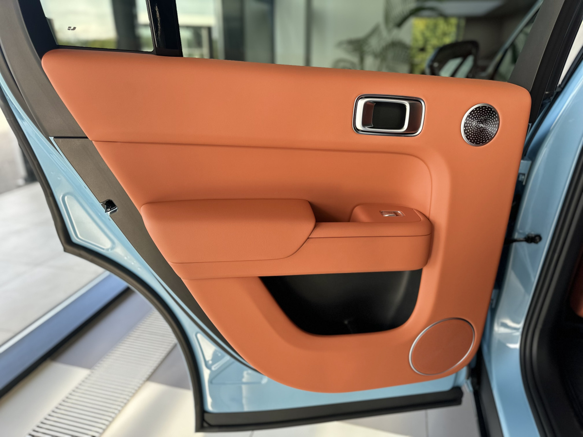 LIXIANG L7 52.3 kWh 1.5hyb AT (449 л.с.) 4WD