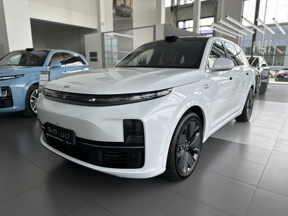 LIXIANG L7 52.3 kWh 1.5hyb AT (449 л.с.) 4WD