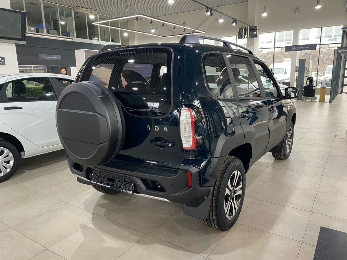 LADA NIVA 1.7 MT (80 л.с.) 4WD