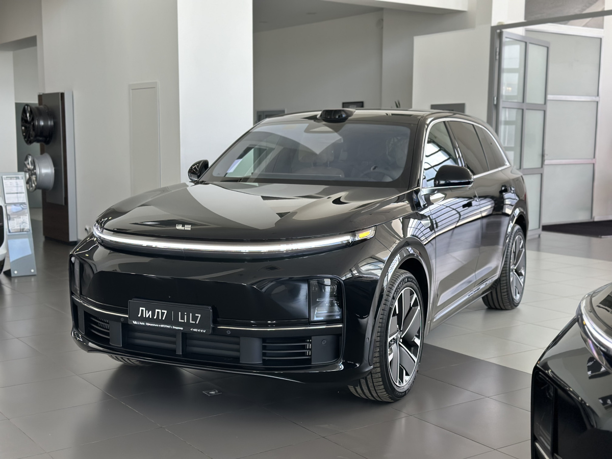 LIXIANG L7 52.3 kWh 1.5hyb AT (449 л.с.) 4WD