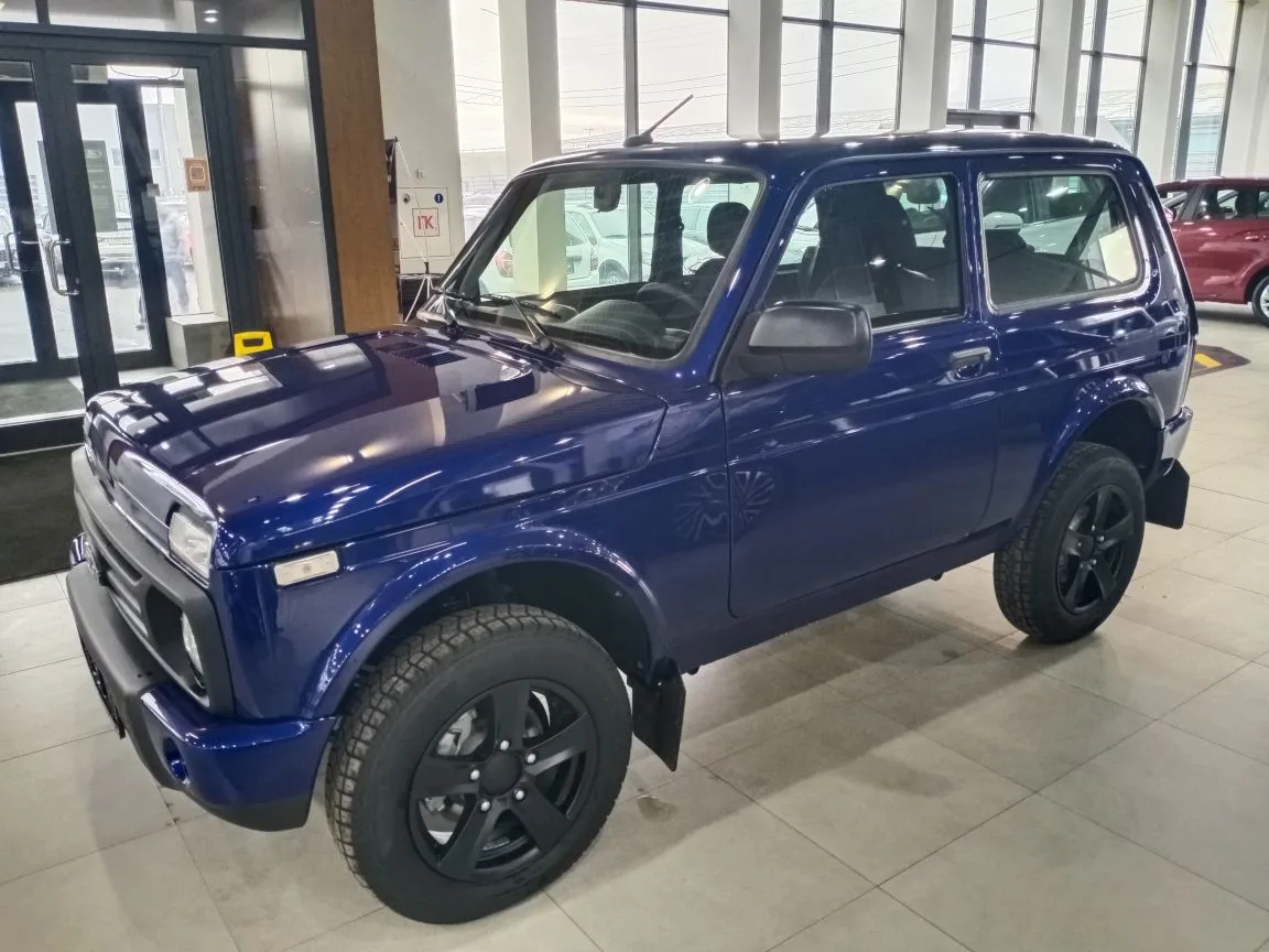 LADA NIVA LEGEND 1.7 MT (83 л.с.) 4WD