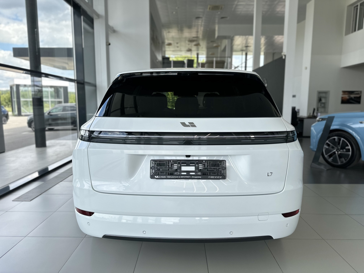 LIXIANG L7 52.3 kWh 1.5hyb AT (449 л.с.) 4WD
