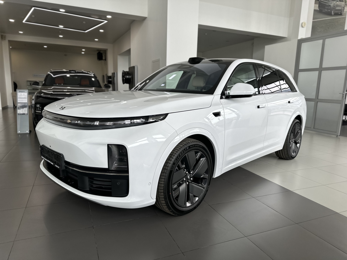LIXIANG L7 52.3 kWh 1.5hyb AT (449 л.с.) 4WD