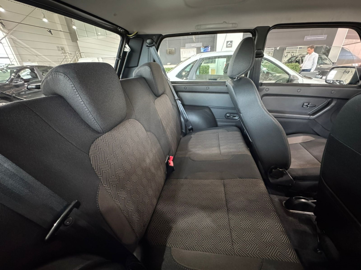 LADA NIVA LEGEND 1.7 MT (83 л.с.) 4WD