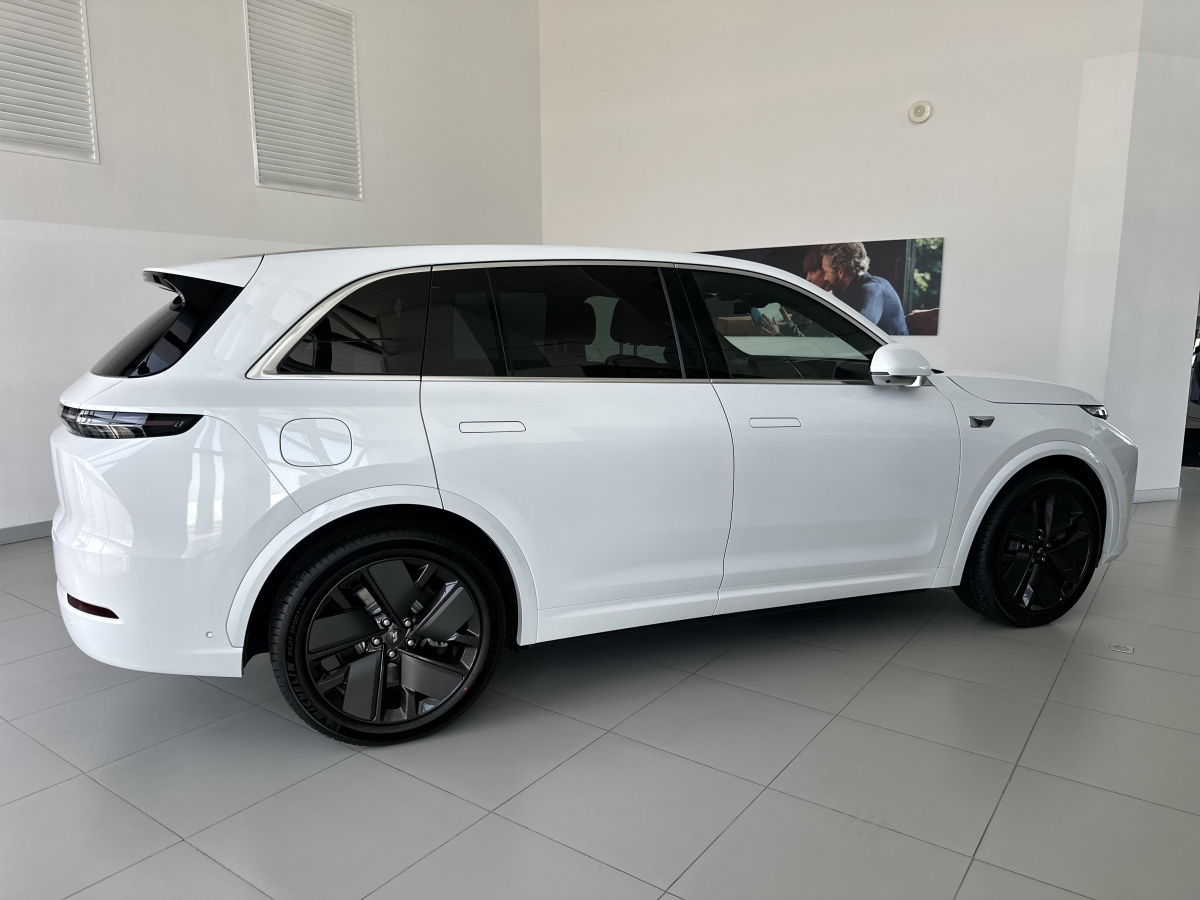 LIXIANG L7 52.3 kWh 1.5hyb AT (449 л.с.) 4WD