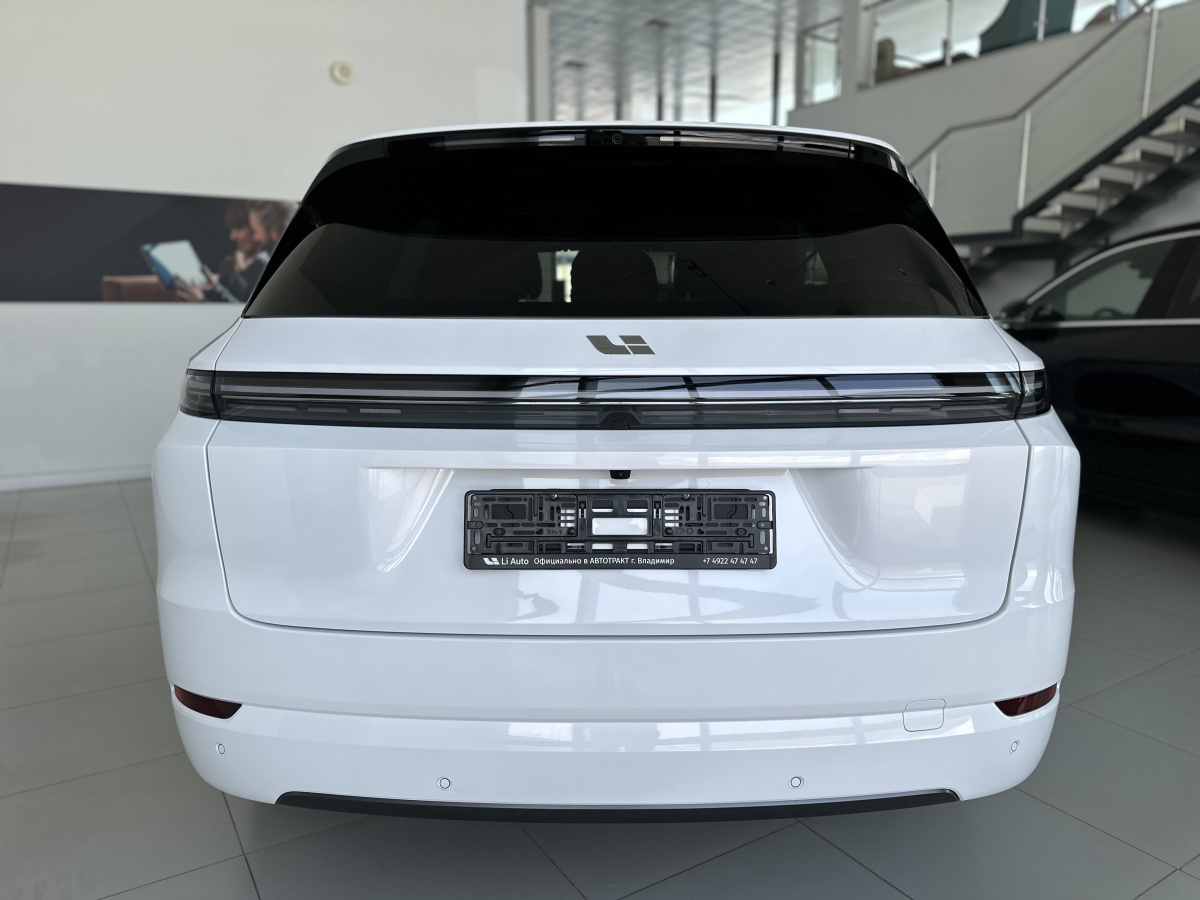 LIXIANG L7 52.3 kWh 1.5hyb AT (449 л.с.) 4WD