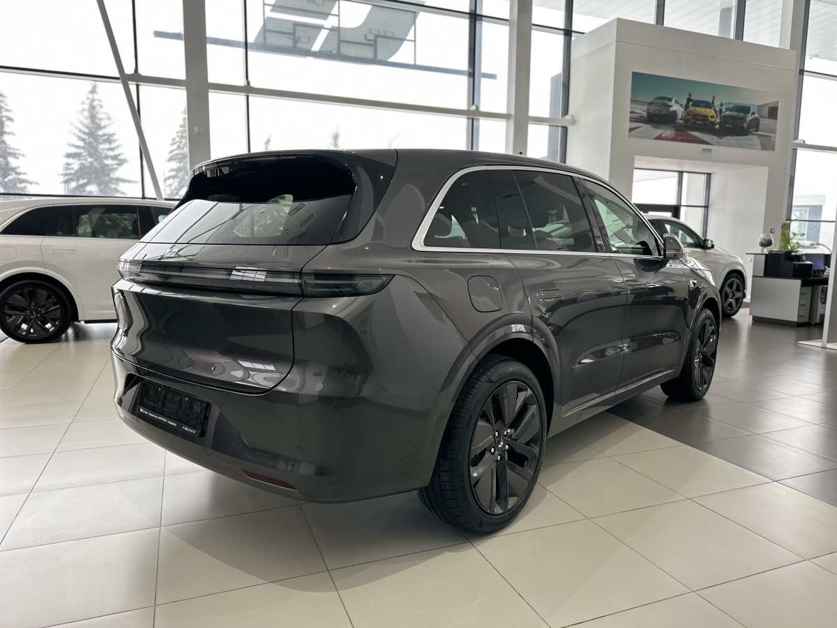 LIXIANG L6 1.5hyb AT (408 л.с.) 4WD