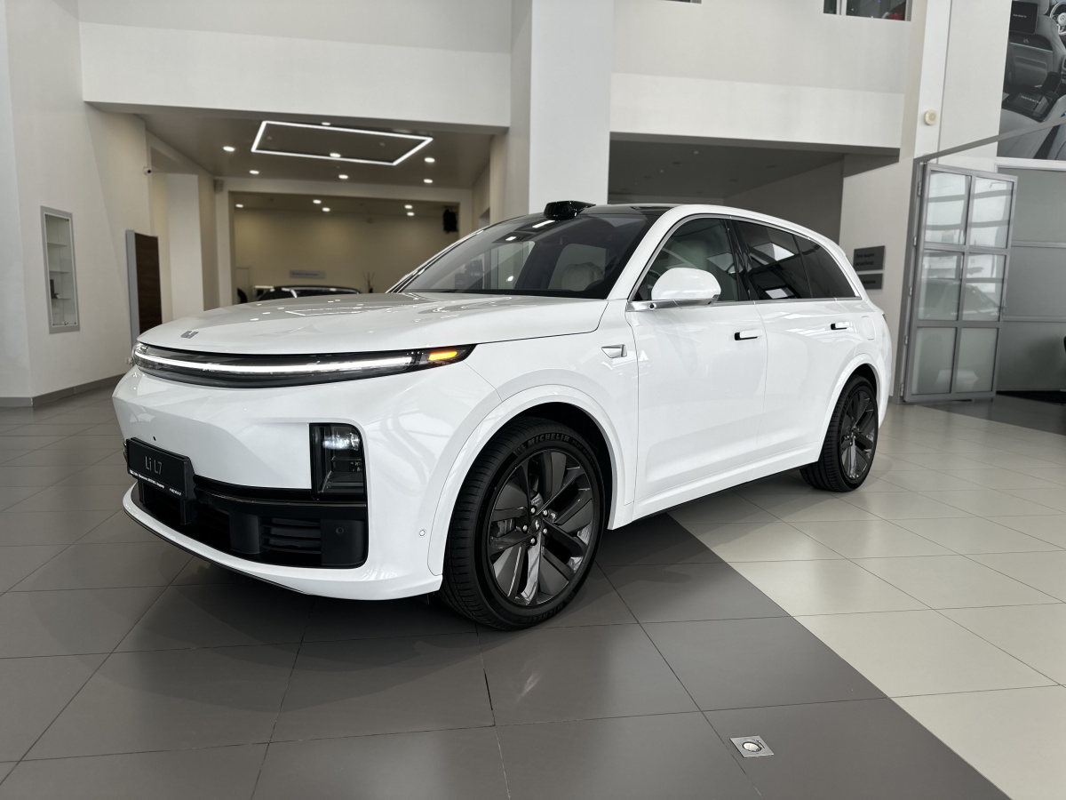 LIXIANG L7 52.3 kWh 1.5hyb AT (449 л.с.) 4WD