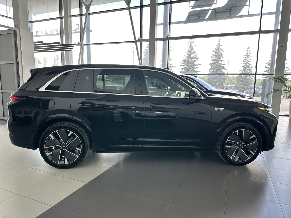 LIXIANG L7 52.3 kWh 1.5hyb AT (449 л.с.) 4WD