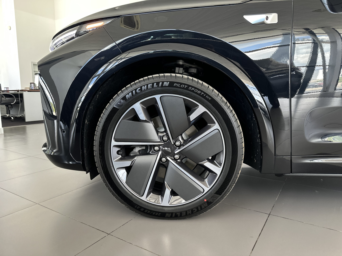 LIXIANG L7 52.3 kWh 1.5hyb AT (449 л.с.) 4WD