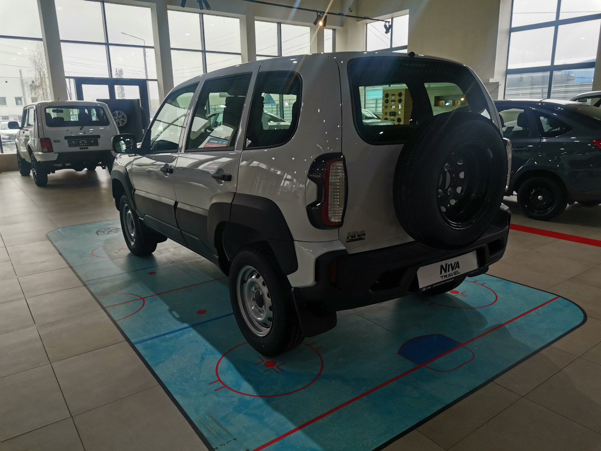LADA NIVA TRAVEL 1.7 MT (83 л.с.) 4WD