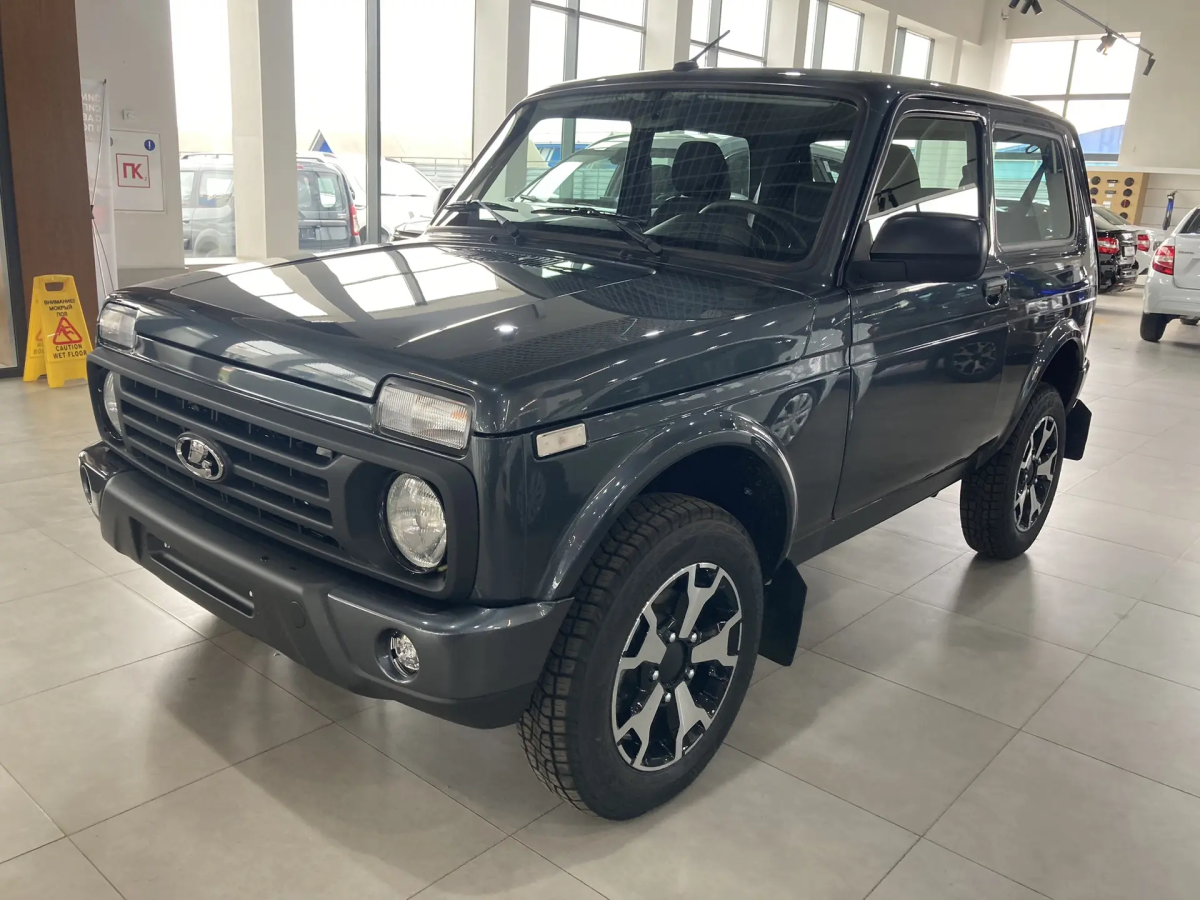 LADA NIVA LEGEND 1.7 MT (83 л.с.) 4WD