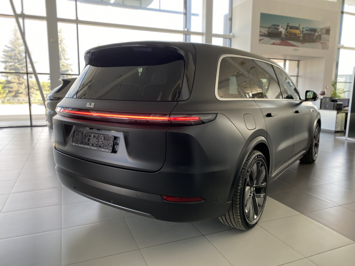 LIXIANG L9 52.3 kWh 1.5hyb AT (449 л.с.) 4WD