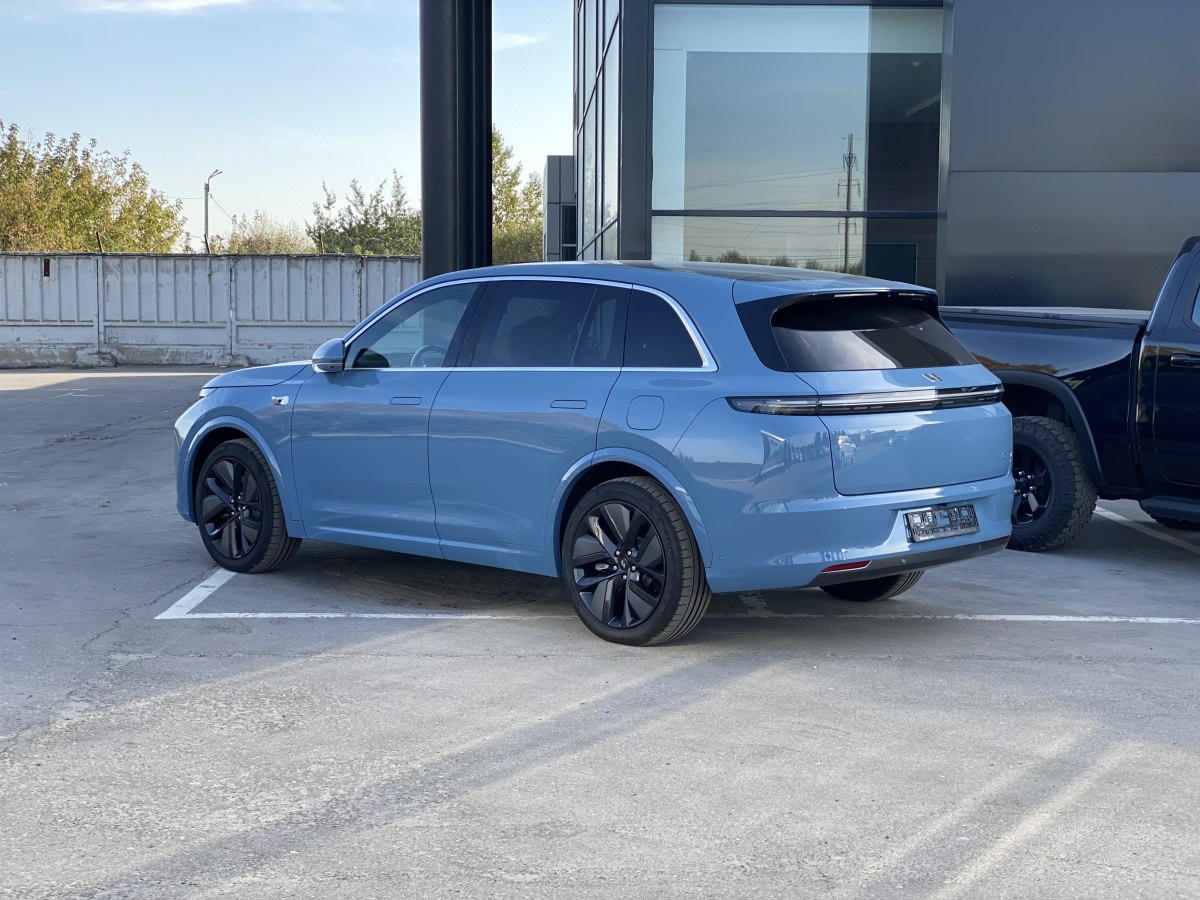 LIXIANG L7 42.8 kWh 1.5hyb AT (449 л.с.) 4WD