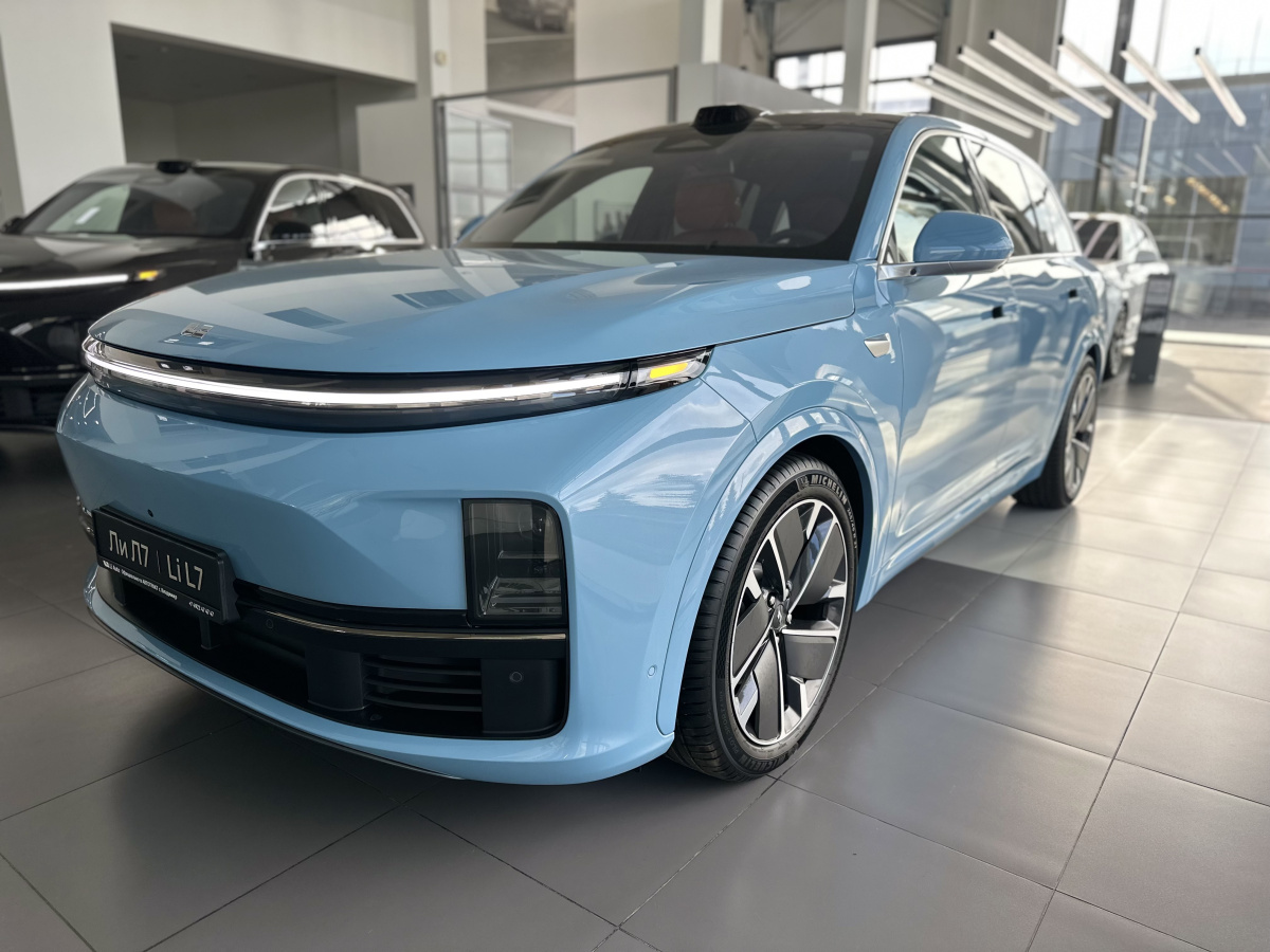 LIXIANG L7 52.3 kWh 1.5hyb AT (449 л.с.) 4WD