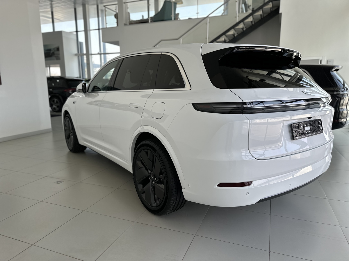 LIXIANG L7 52.3 kWh 1.5hyb AT (449 л.с.) 4WD