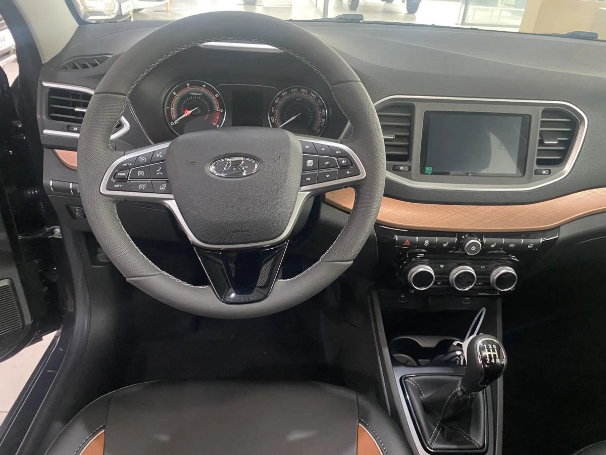 LADA VESTA 1.6 МТ (106 л.с.)