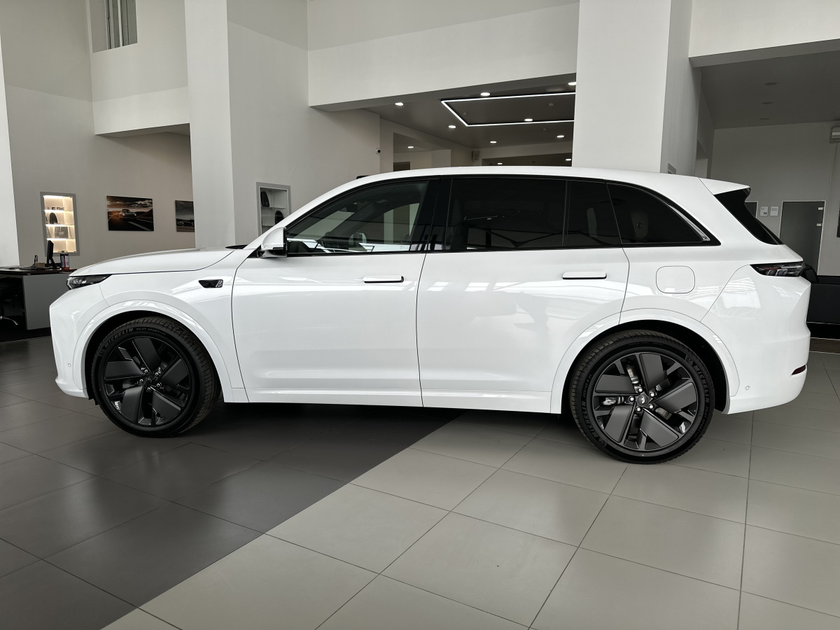LIXIANG L7 52.3 kWh 1.5hyb AT (449 л.с.) 4WD
