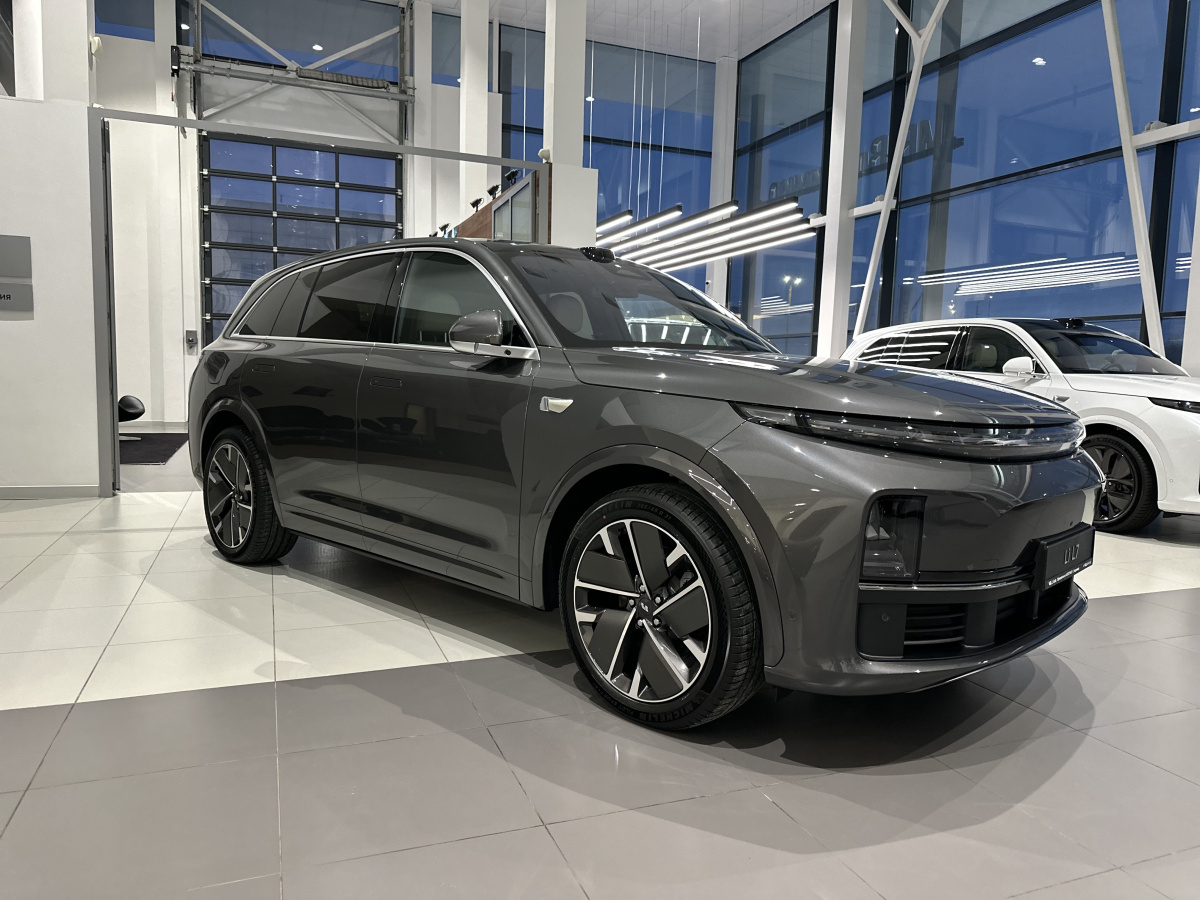 LIXIANG L7 52.3 kWh 1.5hyb AT (449 л.с.) 4WD