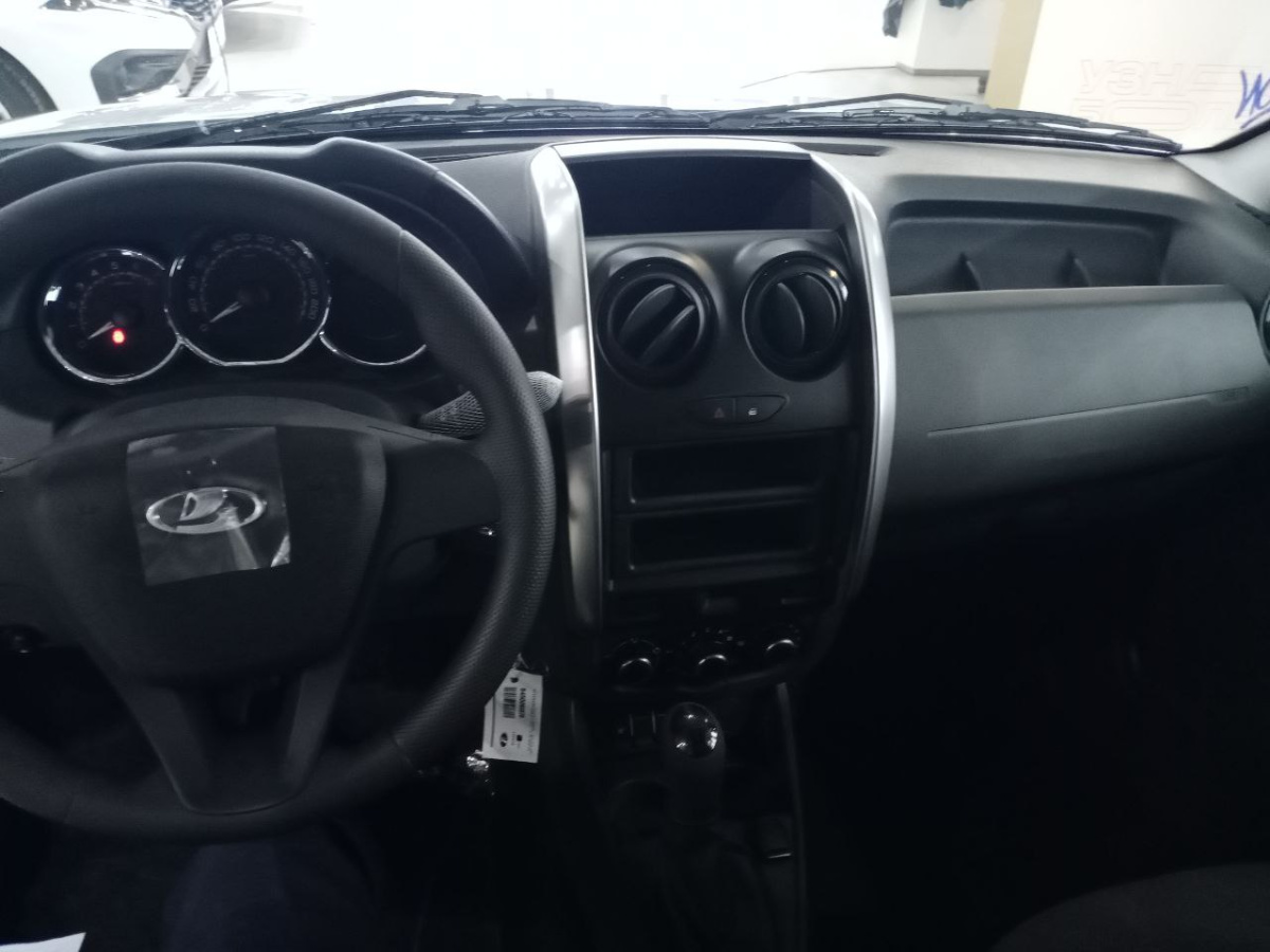 LADA LARGUS 1.6 MT (90 л.с.)